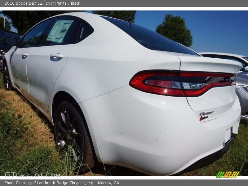 Bright White / Black 2016 Dodge Dart SE
