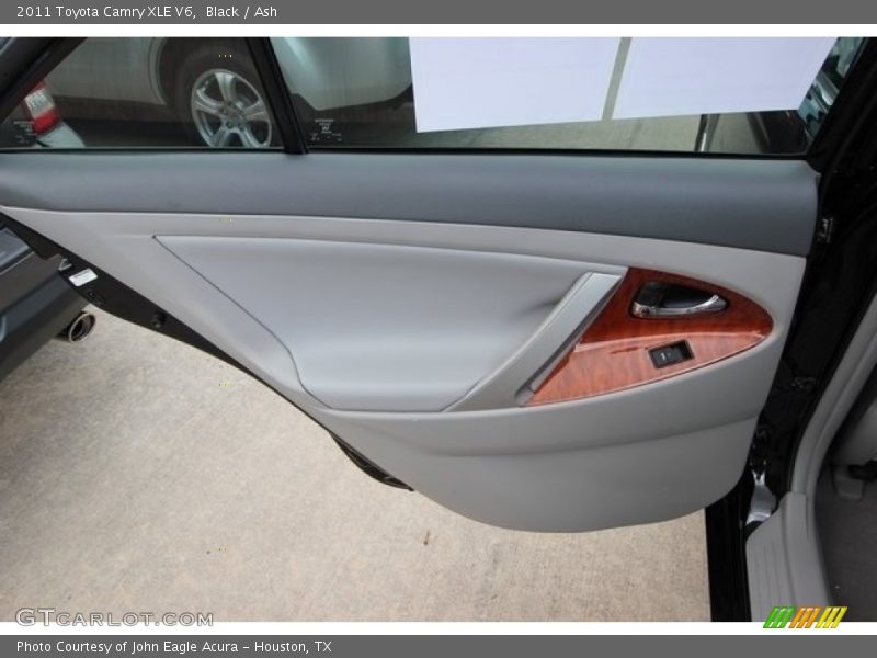 Black / Ash 2011 Toyota Camry XLE V6