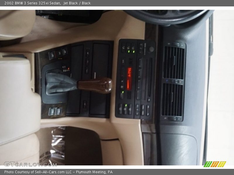 Jet Black / Black 2002 BMW 3 Series 325xi Sedan