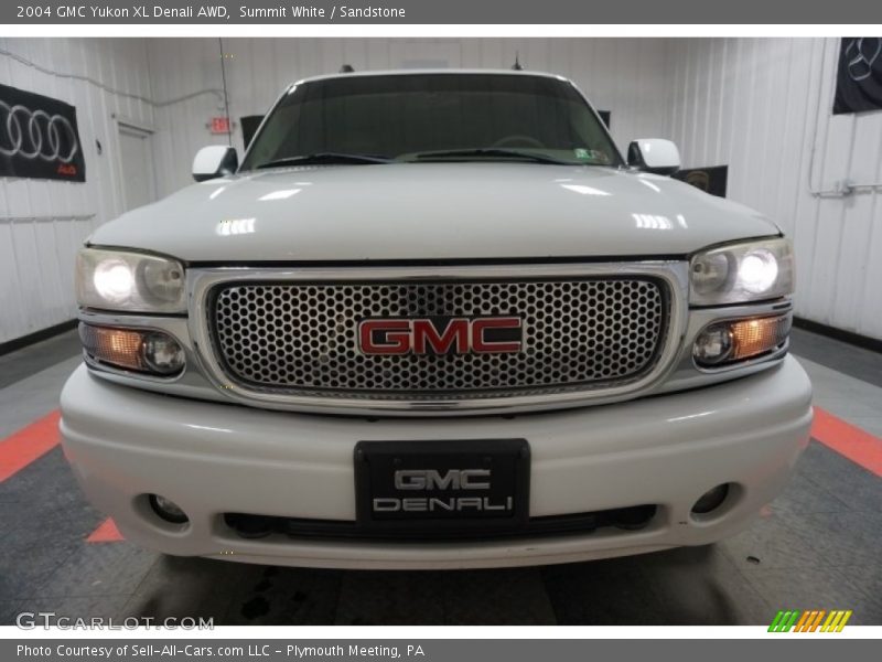 Summit White / Sandstone 2004 GMC Yukon XL Denali AWD