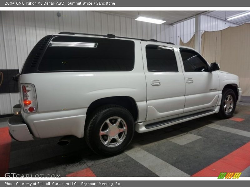 Summit White / Sandstone 2004 GMC Yukon XL Denali AWD