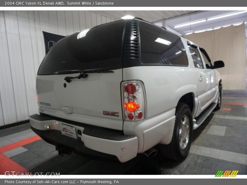 Summit White / Sandstone 2004 GMC Yukon XL Denali AWD