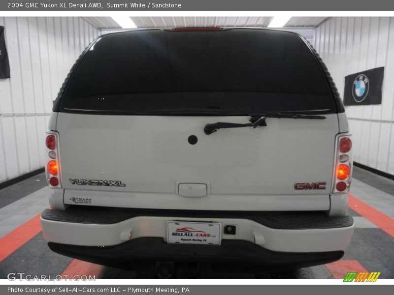 Summit White / Sandstone 2004 GMC Yukon XL Denali AWD