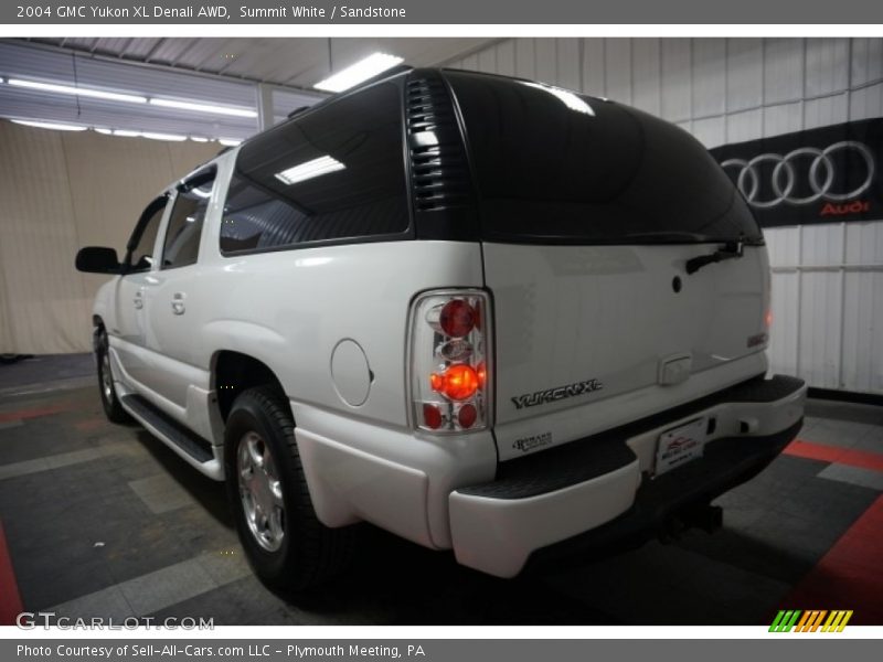 Summit White / Sandstone 2004 GMC Yukon XL Denali AWD