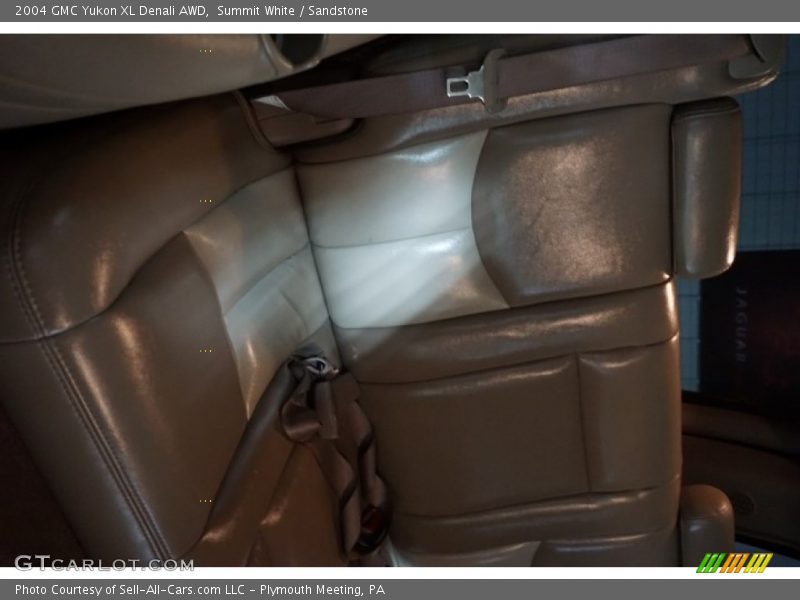 Summit White / Sandstone 2004 GMC Yukon XL Denali AWD