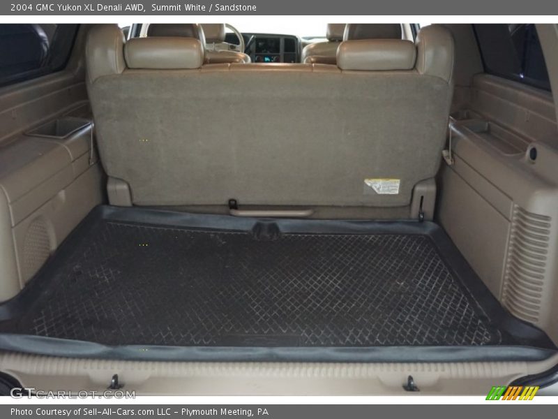Summit White / Sandstone 2004 GMC Yukon XL Denali AWD