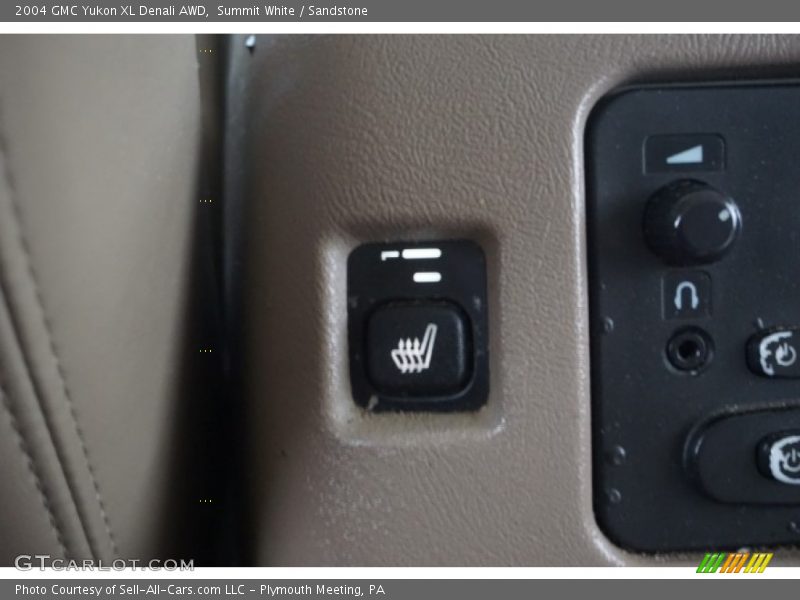 Summit White / Sandstone 2004 GMC Yukon XL Denali AWD