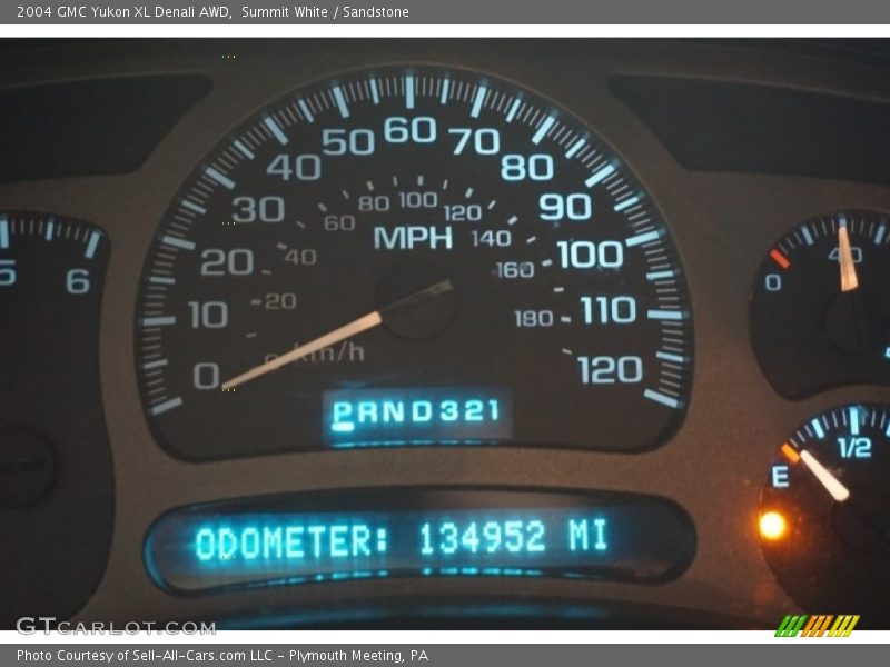 Summit White / Sandstone 2004 GMC Yukon XL Denali AWD