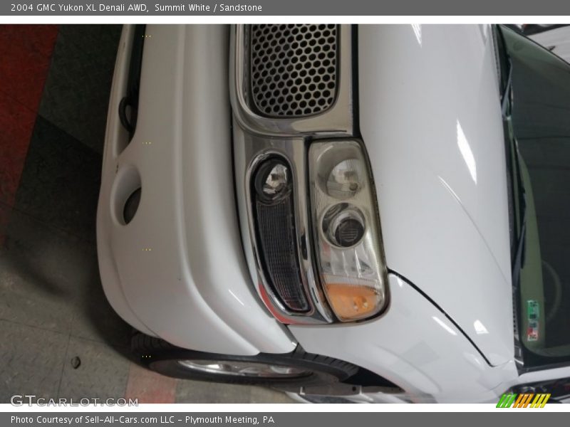 Summit White / Sandstone 2004 GMC Yukon XL Denali AWD