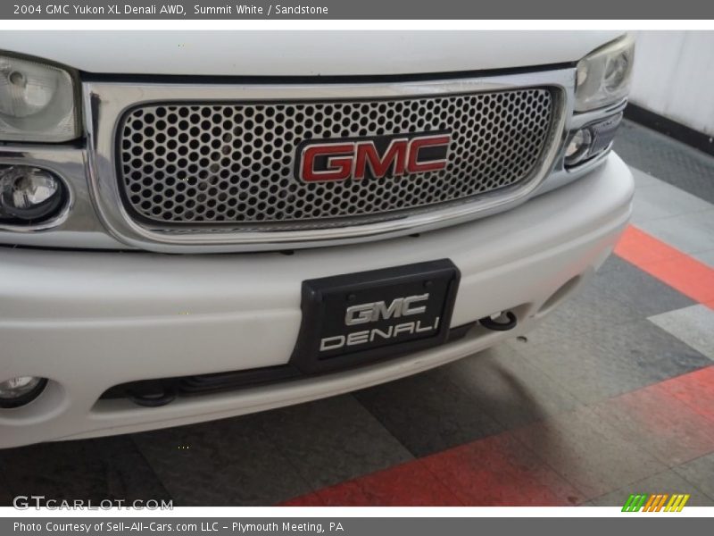 Summit White / Sandstone 2004 GMC Yukon XL Denali AWD