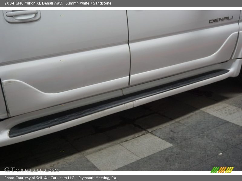 Summit White / Sandstone 2004 GMC Yukon XL Denali AWD