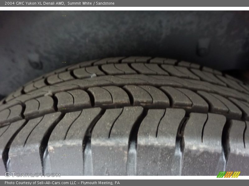 Summit White / Sandstone 2004 GMC Yukon XL Denali AWD