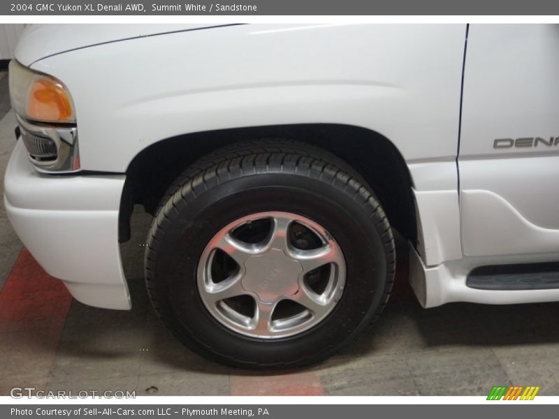 Summit White / Sandstone 2004 GMC Yukon XL Denali AWD