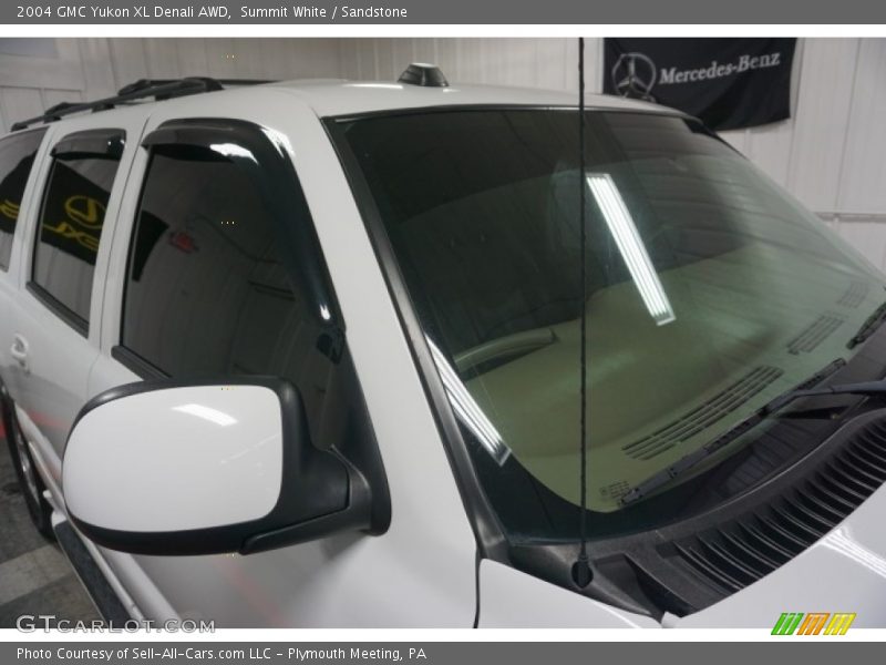 Summit White / Sandstone 2004 GMC Yukon XL Denali AWD