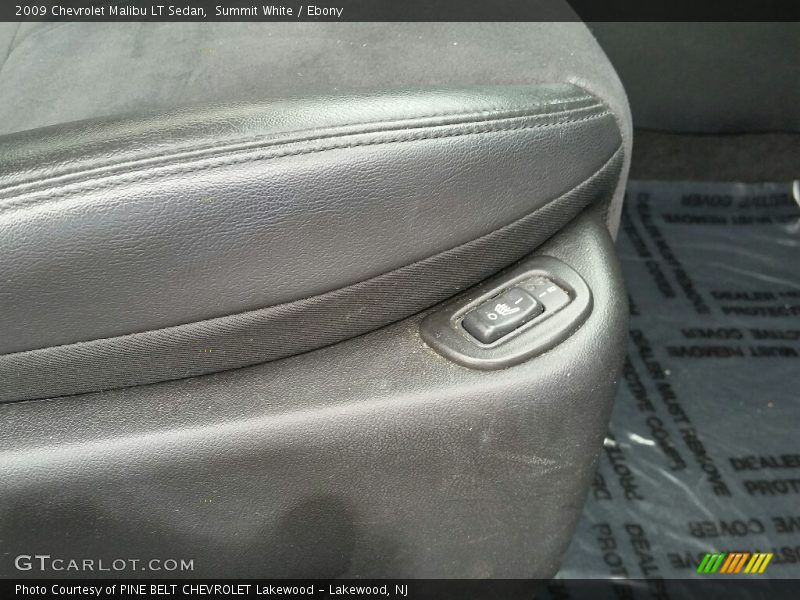 Summit White / Ebony 2009 Chevrolet Malibu LT Sedan