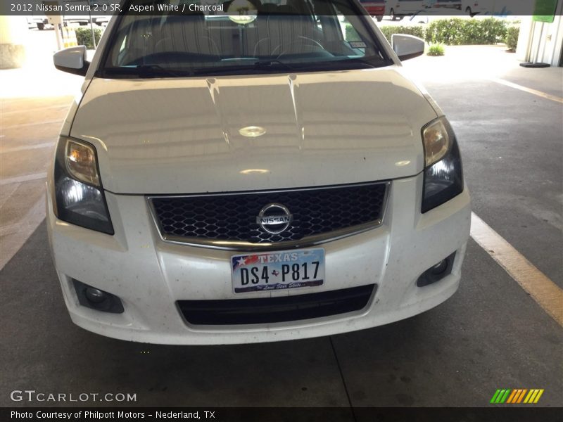 Aspen White / Charcoal 2012 Nissan Sentra 2.0 SR