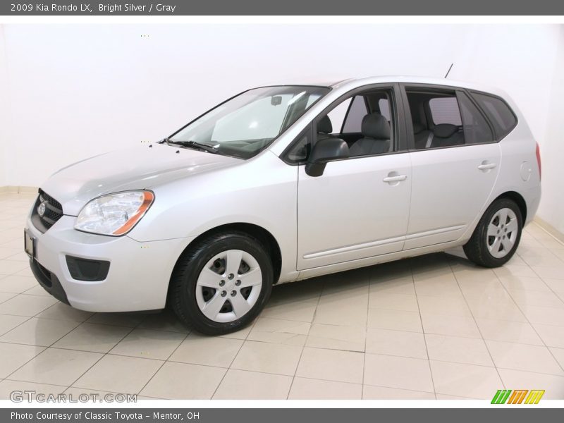 Bright Silver / Gray 2009 Kia Rondo LX