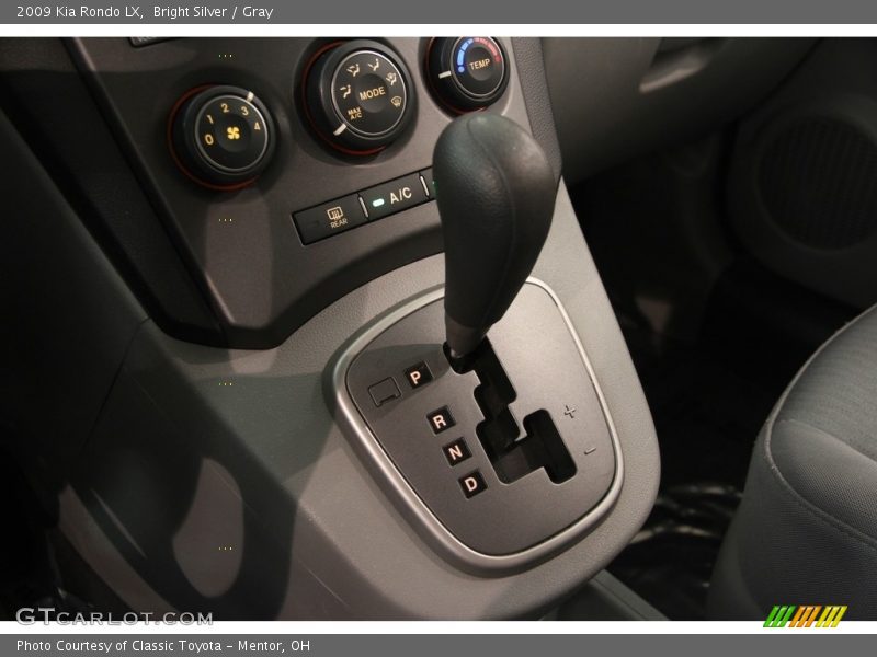 Bright Silver / Gray 2009 Kia Rondo LX