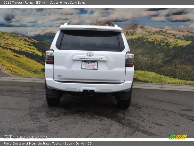 Super White / Sand Beige 2016 Toyota 4Runner SR5 4x4