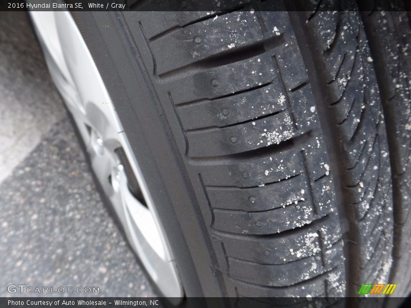 White / Gray 2016 Hyundai Elantra SE