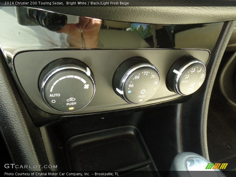 Bright White / Black/Light Frost Beige 2014 Chrysler 200 Touring Sedan