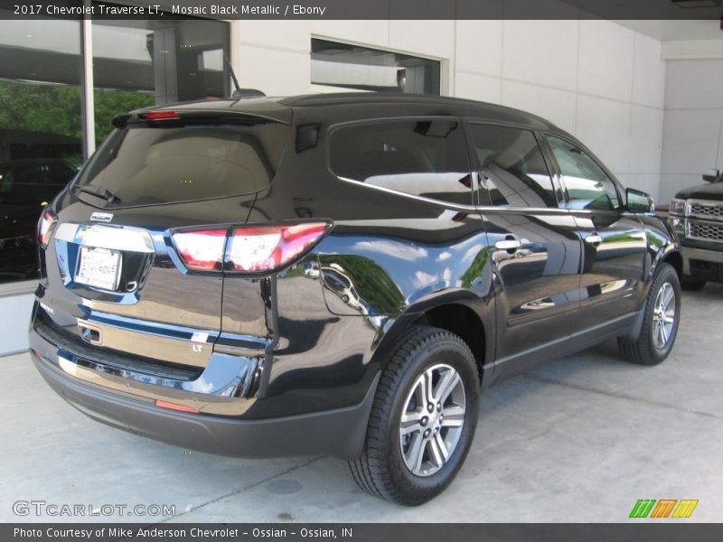 Mosaic Black Metallic / Ebony 2017 Chevrolet Traverse LT