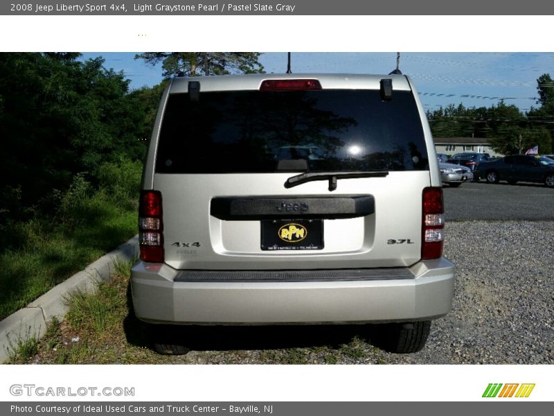 Light Graystone Pearl / Pastel Slate Gray 2008 Jeep Liberty Sport 4x4