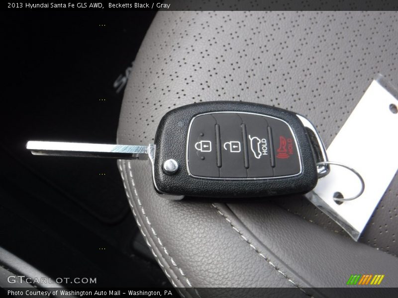 Becketts Black / Gray 2013 Hyundai Santa Fe GLS AWD