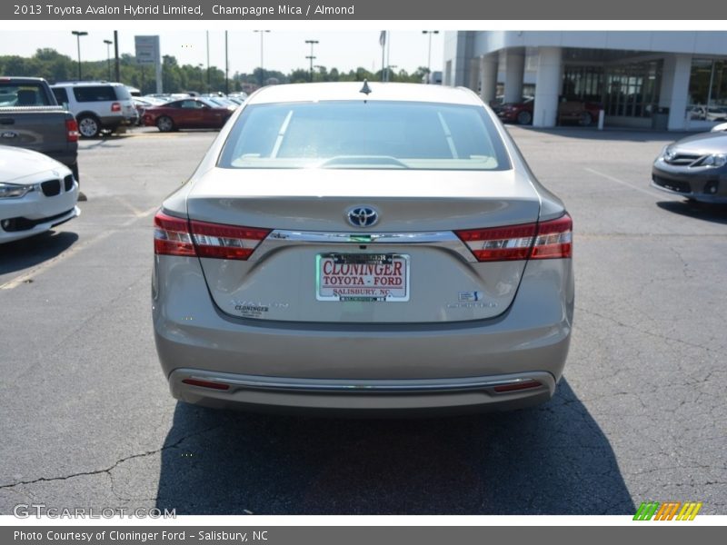 Champagne Mica / Almond 2013 Toyota Avalon Hybrid Limited