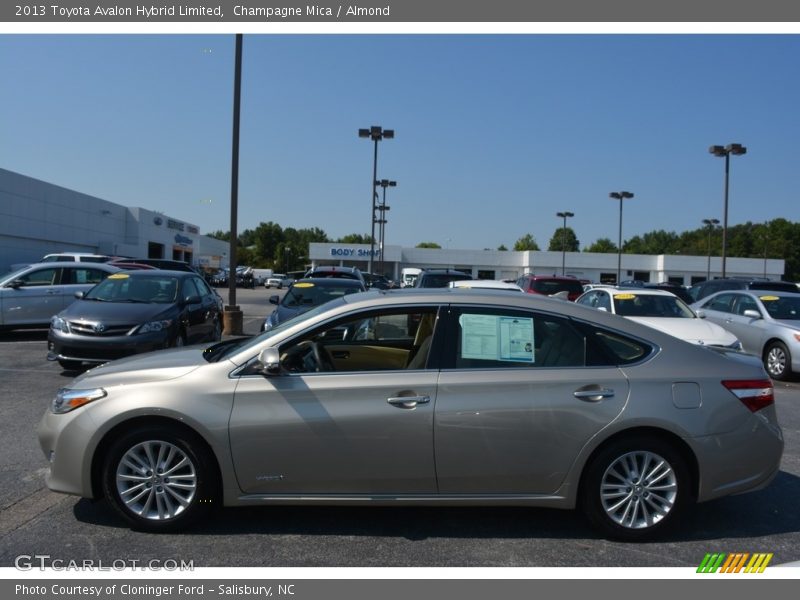 Champagne Mica / Almond 2013 Toyota Avalon Hybrid Limited