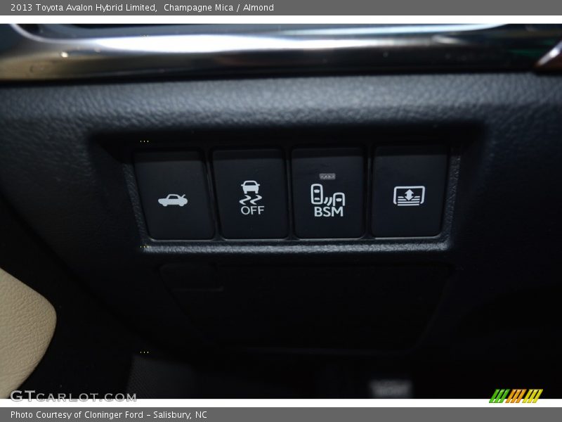Champagne Mica / Almond 2013 Toyota Avalon Hybrid Limited