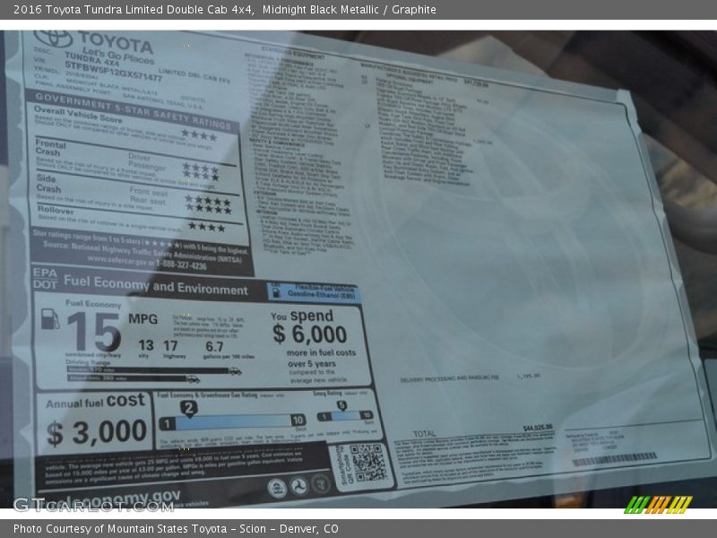 Midnight Black Metallic / Graphite 2016 Toyota Tundra Limited Double Cab 4x4
