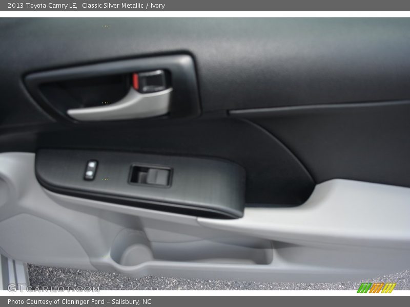 Classic Silver Metallic / Ivory 2013 Toyota Camry LE
