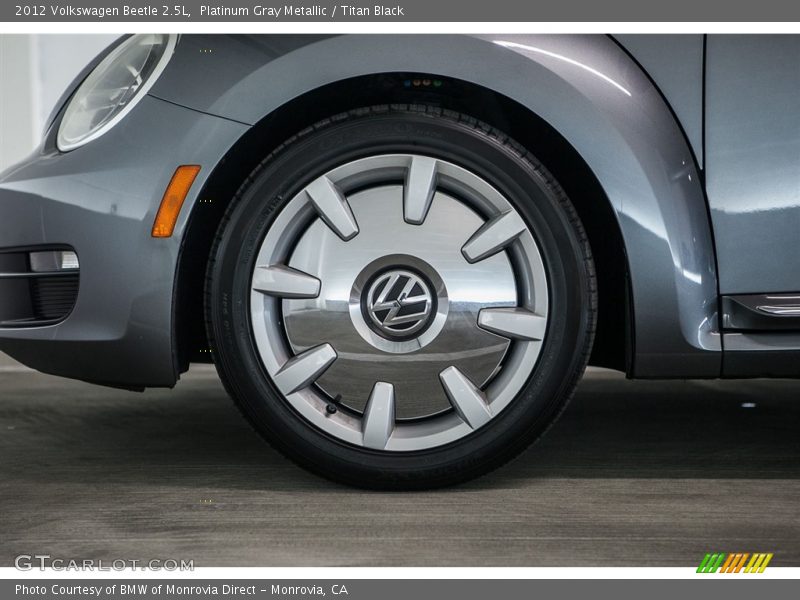 Platinum Gray Metallic / Titan Black 2012 Volkswagen Beetle 2.5L