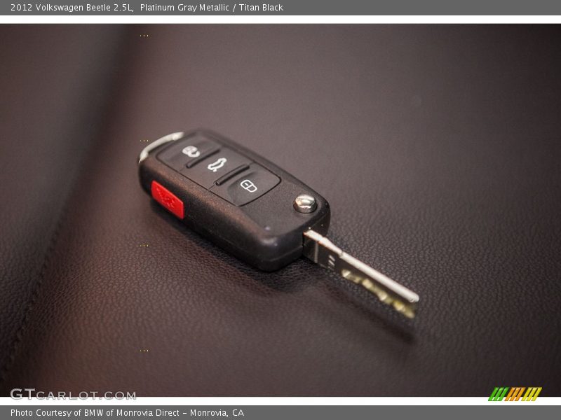 Platinum Gray Metallic / Titan Black 2012 Volkswagen Beetle 2.5L