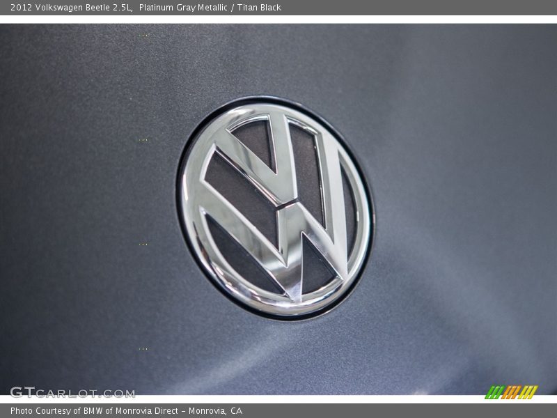 Platinum Gray Metallic / Titan Black 2012 Volkswagen Beetle 2.5L