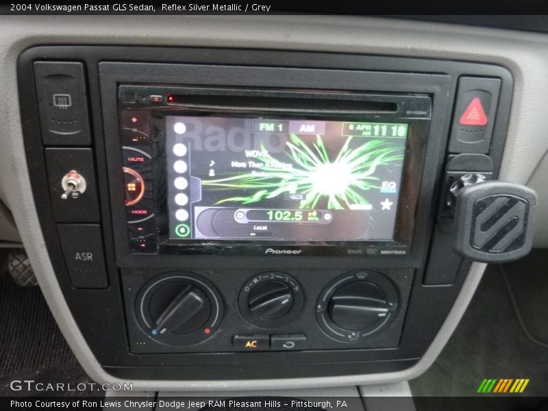 Reflex Silver Metallic / Grey 2004 Volkswagen Passat GLS Sedan