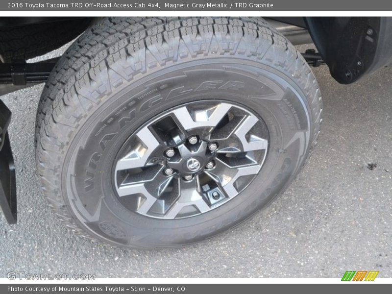 Magnetic Gray Metallic / TRD Graphite 2016 Toyota Tacoma TRD Off-Road Access Cab 4x4