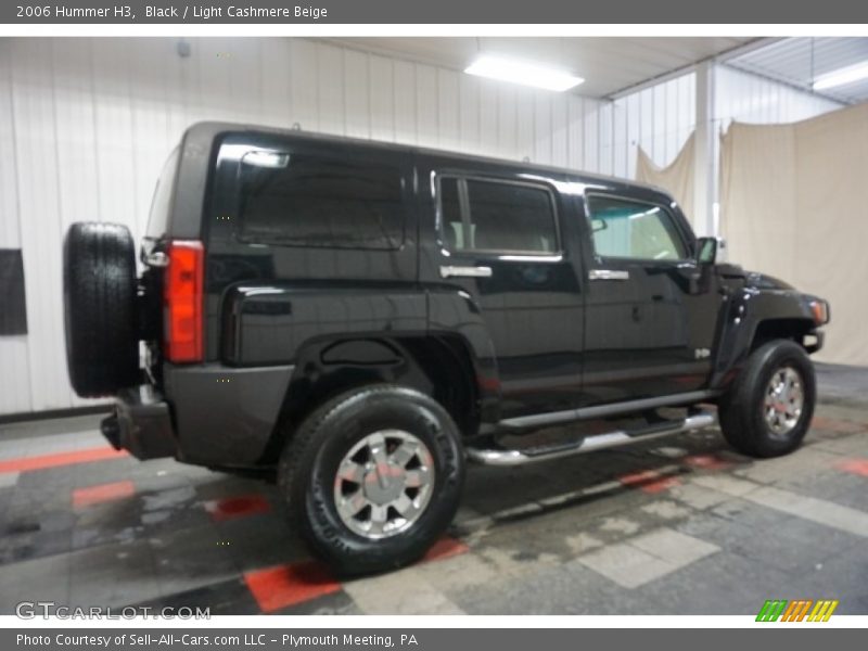 Black / Light Cashmere Beige 2006 Hummer H3