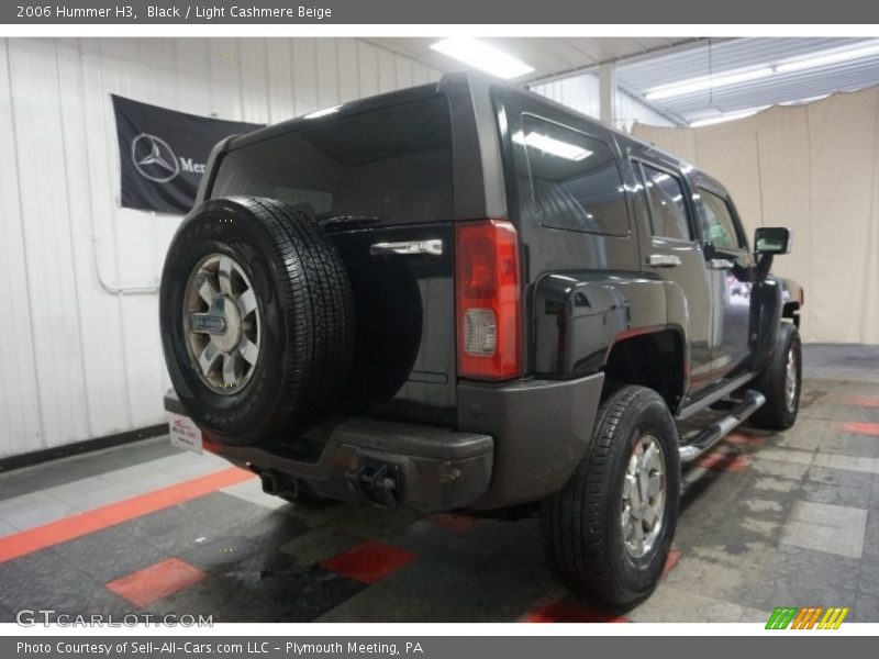 Black / Light Cashmere Beige 2006 Hummer H3