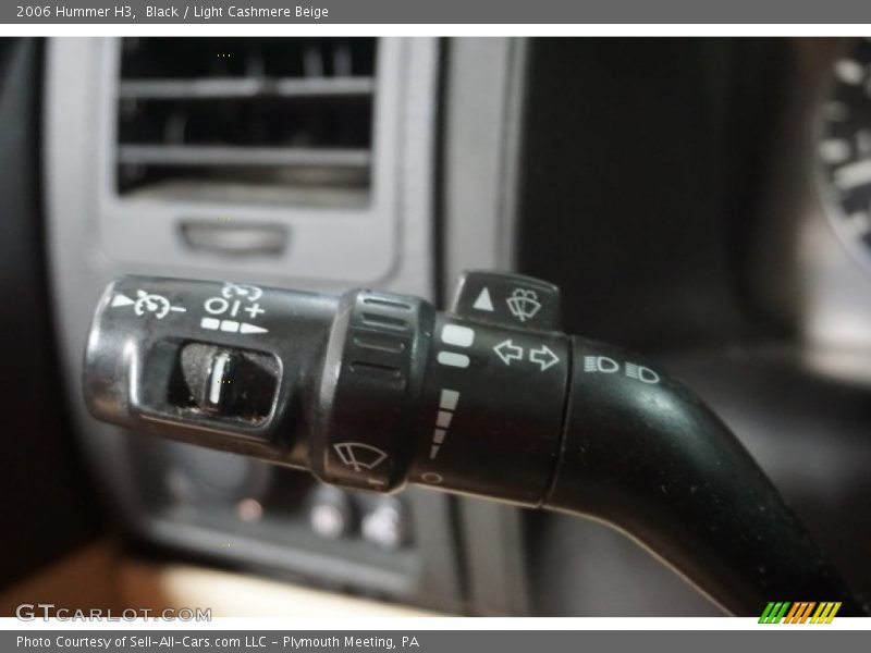 Black / Light Cashmere Beige 2006 Hummer H3