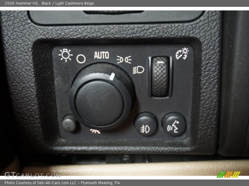 Black / Light Cashmere Beige 2006 Hummer H3