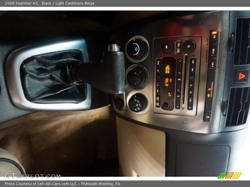 Black / Light Cashmere Beige 2006 Hummer H3