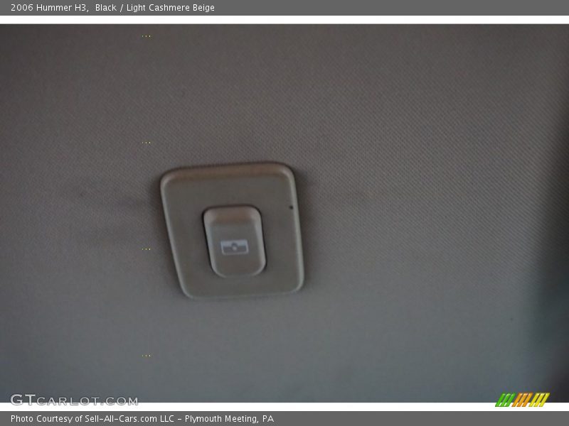 Black / Light Cashmere Beige 2006 Hummer H3