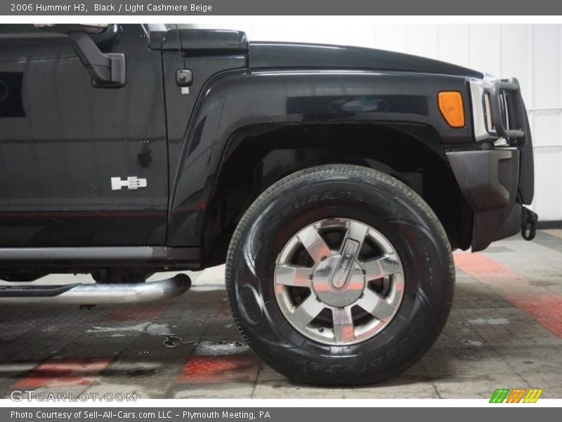 Black / Light Cashmere Beige 2006 Hummer H3