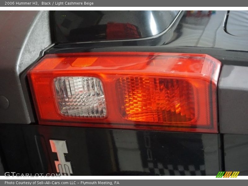 Black / Light Cashmere Beige 2006 Hummer H3