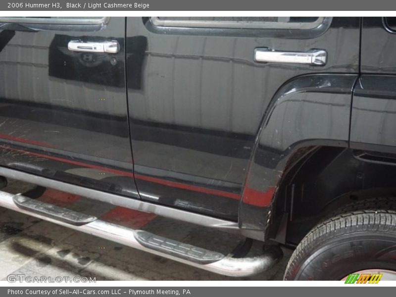 Black / Light Cashmere Beige 2006 Hummer H3