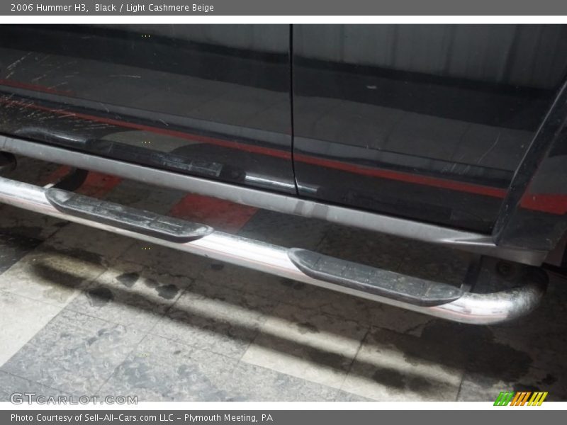 Black / Light Cashmere Beige 2006 Hummer H3