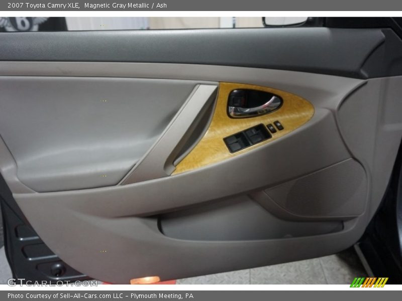 Magnetic Gray Metallic / Ash 2007 Toyota Camry XLE