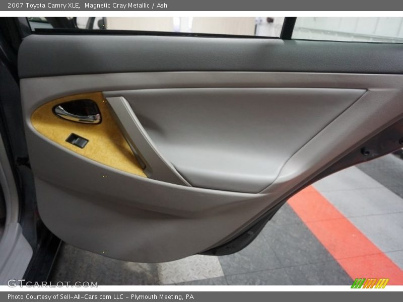 Magnetic Gray Metallic / Ash 2007 Toyota Camry XLE